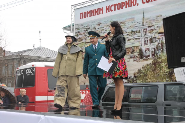 Парад пожарной техники в Барнауле.