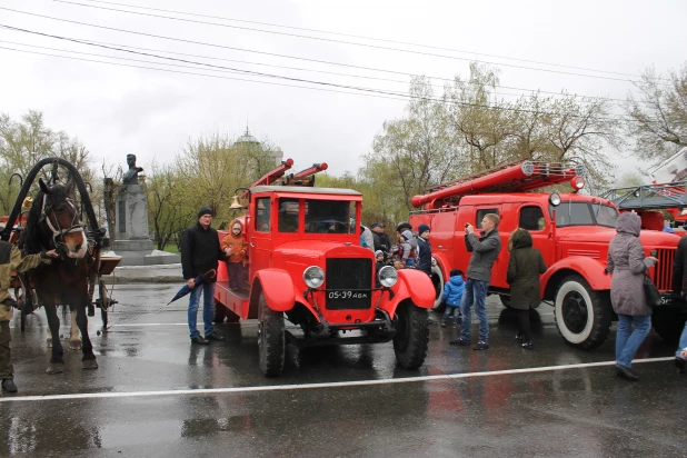 Парад пожарной техники в Барнауле.