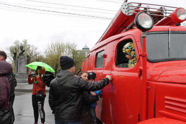 Парад пожарной техники в Барнауле.