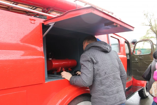 Парад пожарной техники в Барнауле.