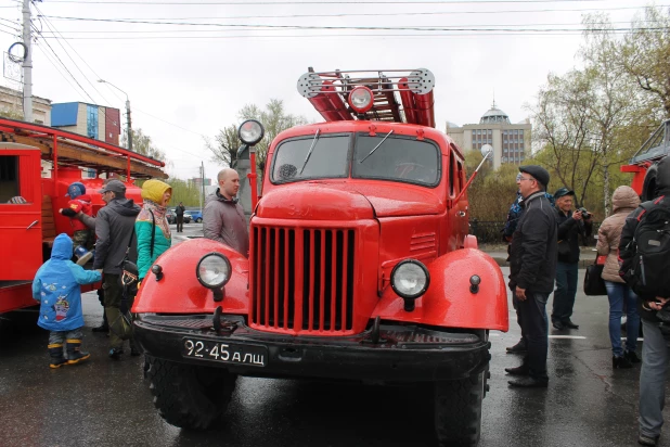 Парад пожарной техники в Барнауле.