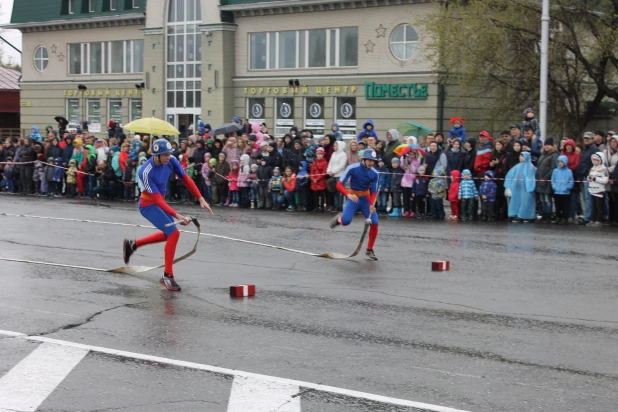 Парад пожарной техники в Барнауле.