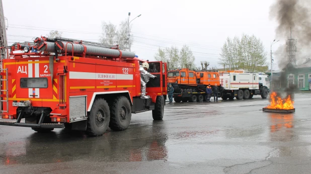 Парад пожарной техники в Барнауле.