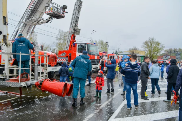 День пожарной охраны в Барнауле.