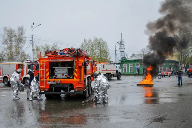 День пожарной охраны в Барнауле.