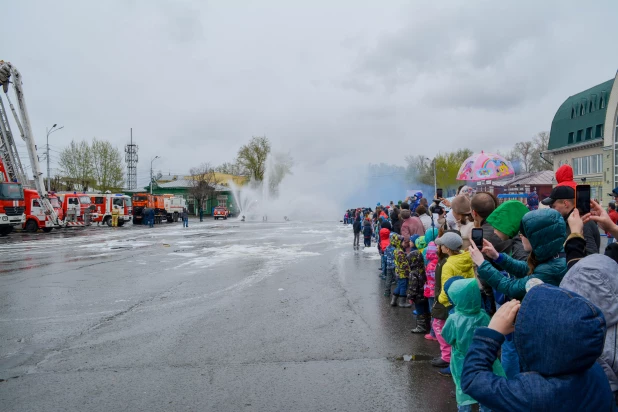 День пожарной охраны в Барнауле.