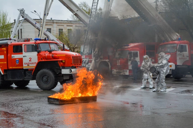 День пожарной охраны в Барнауле.