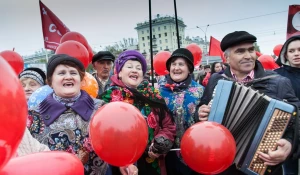 Первомайская демонстрация в Барнауле, 2017.