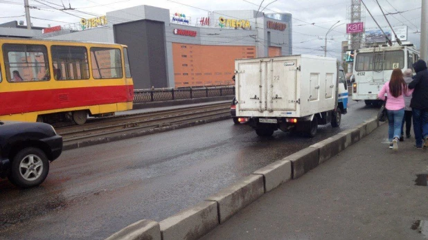 ДТП на мосту на Новом рынке.