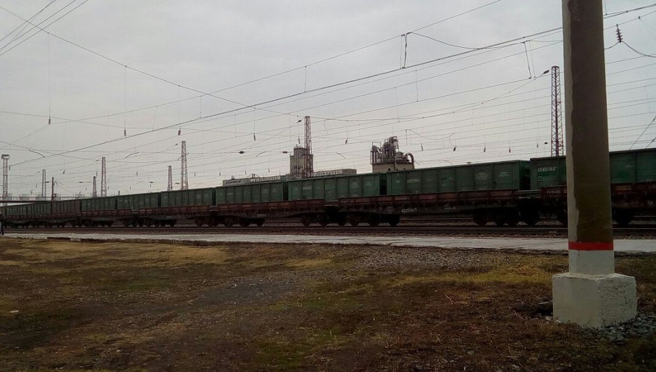 Сошли с рельсов в Сибири 15 вагонов, груженных углем