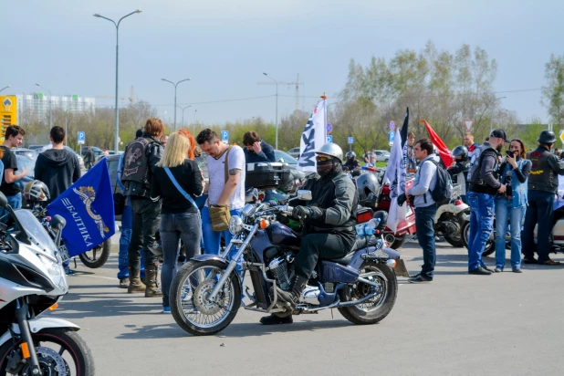 Байкеры открыли мотосезон в Барнауле. 6 мая 2017 года.