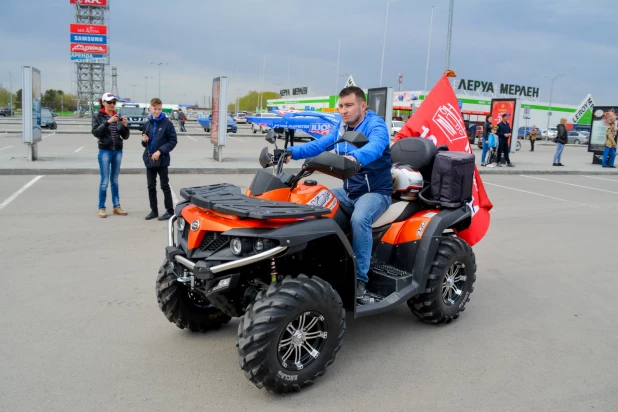 Байкеры открыли мотосезон в Барнауле. 6 мая 2017 года.