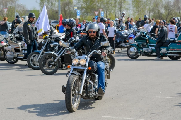 Байкеры открыли мотосезон в Барнауле. 6 мая 2017 года.