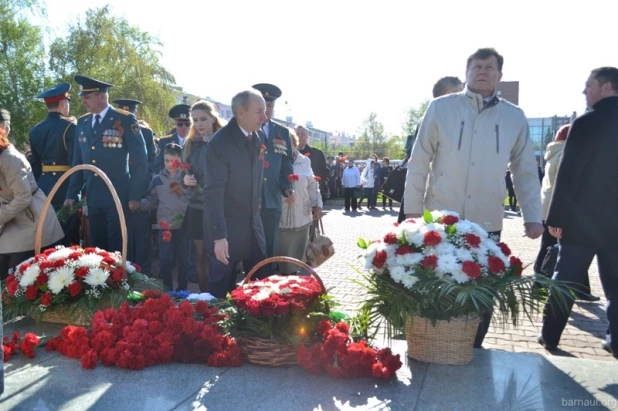 Возложение цветов к Вечному огню. 9 мая 2017 года.