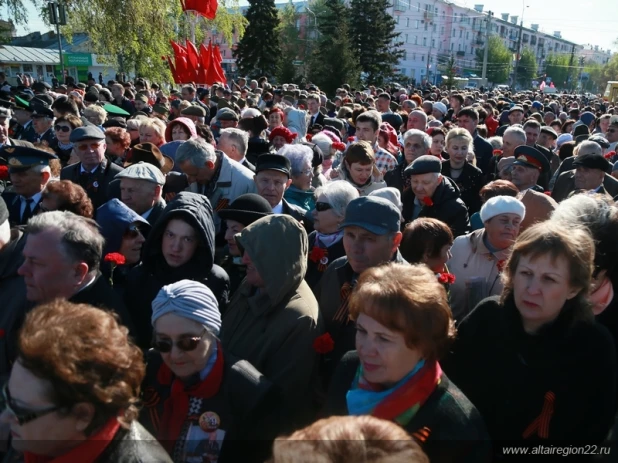 Возложение цветов к Вечному огню. 9 мая 2017 года.