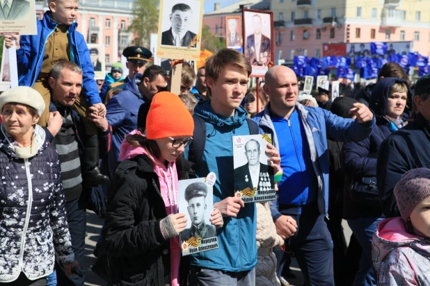 Шествие "Бессмерного полка" в Барнауле. 9 мая 2017 года.