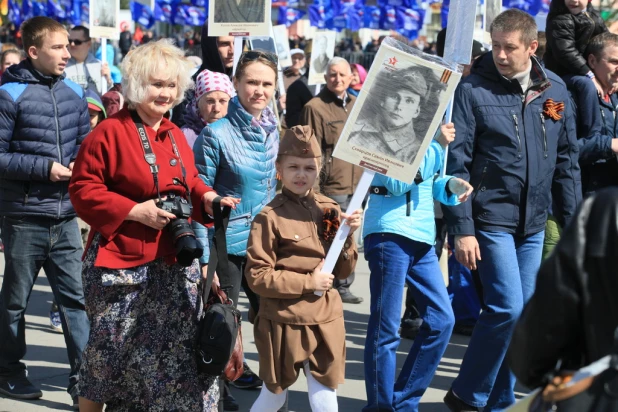 Шествие "Бессмерного полка" в Барнауле. 9 мая 2017 года.