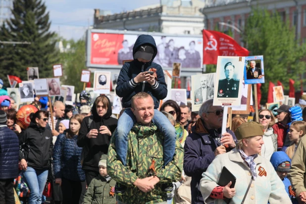 Шествие "Бессмерного полка" в Барнауле. 9 мая 2017 года.