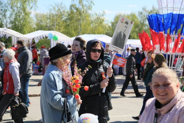 Шествие "Бессмерного полка" в Барнауле. 9 мая 2017 года.