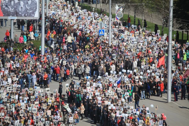 Шествие "Бессмерного полка" в Барнауле. 9 мая 2017 года.