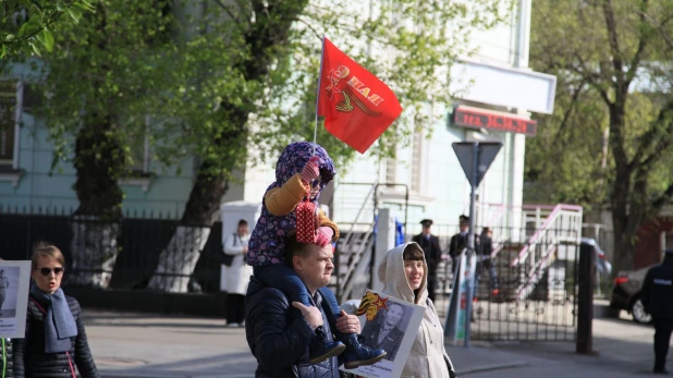 Шествие "Бессмерного полка" в Барнауле. 9 мая 2017 года.