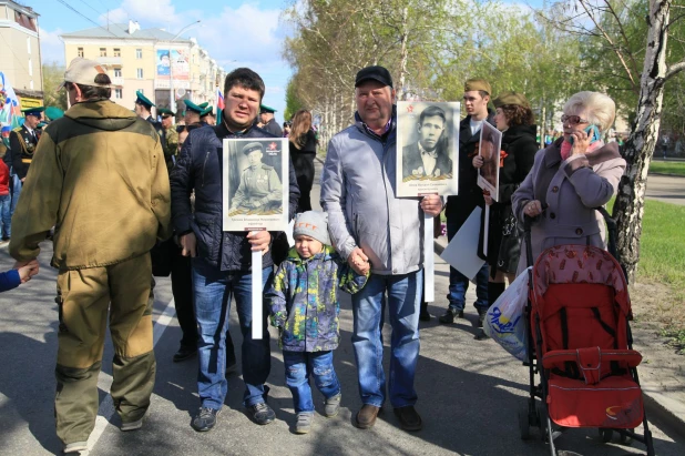 Шествие "Бессмерного полка" в Барнауле. 9 мая 2017 года.