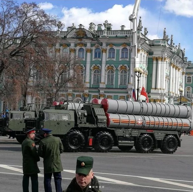 Парад Победы и "Бессмертный полк" в соцсетях.