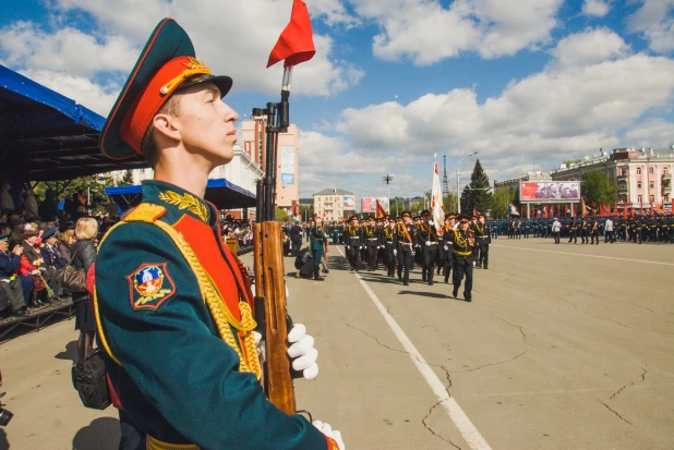 Парад Победы в Барнауле. 9 мая 2017 год.