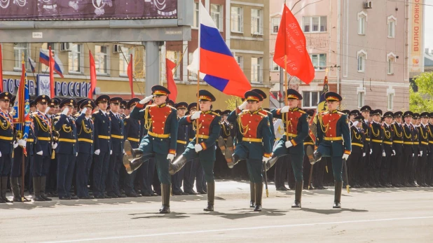 Парад Победы в Барнауле. 9 мая 2017 год.