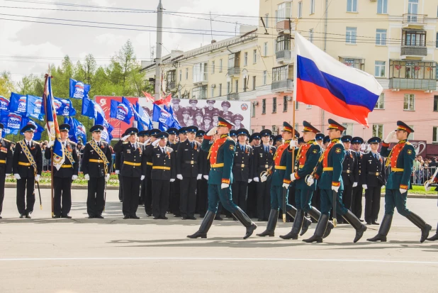 Парад Победы в Барнауле. 9 мая 2017 год.