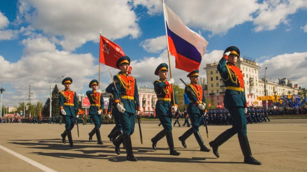 Парад Победы в Барнауле. 9 мая 2017 год.