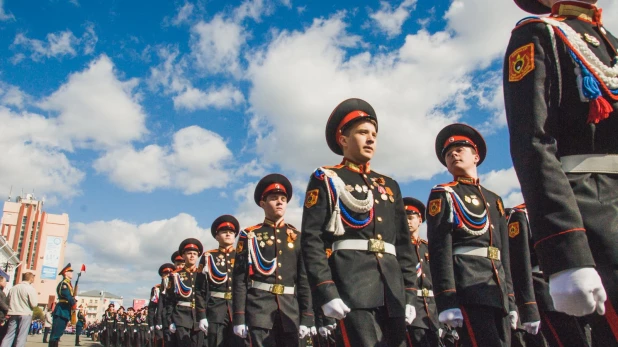 Парад Победы в Барнауле. 9 мая 2017 год.