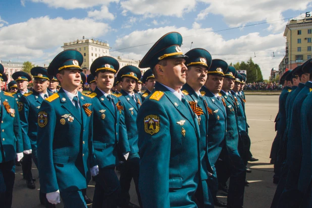 Парад Победы в Барнауле. 9 мая 2017 год.