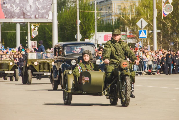 Парад Победы в Барнауле. 9 мая 2017 год.