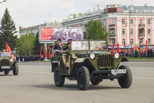 Парад Победы в Барнауле. 9 мая 2017 год.