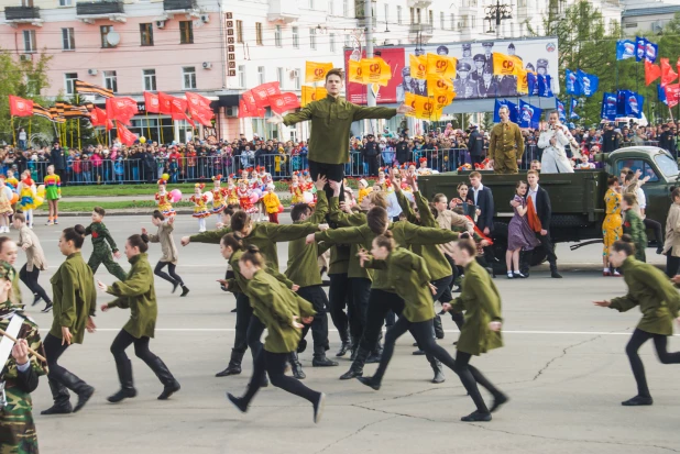 Парад Победы в Барнауле. 9 мая 2017 год.