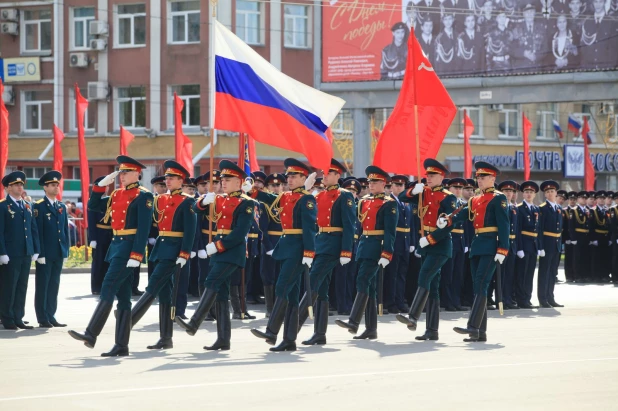 Парад Победы в Барнауле. 9 мая 2017 года.