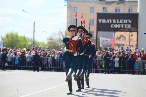 Парад Победы в Барнауле. 9 мая 2017 года.