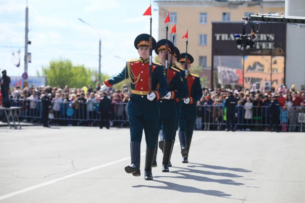 Парад Победы в Барнауле. 9 мая 2017 года.