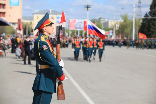 Парад Победы в Барнауле. 9 мая 2017 года.