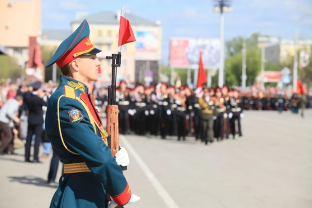 Парад Победы в Барнауле. 9 мая 2017 года.