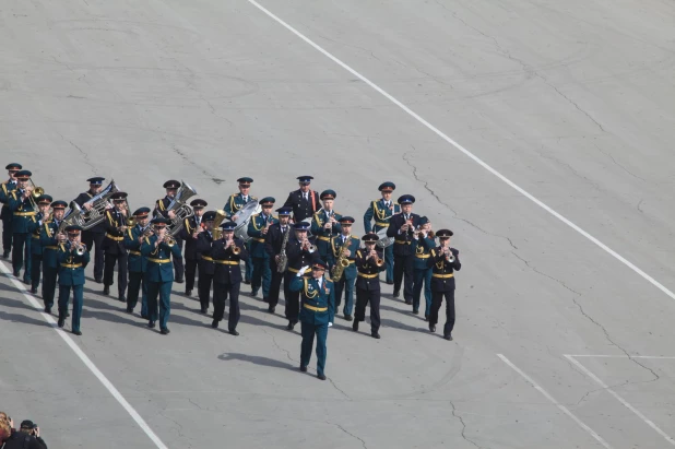 Парад Победы в Барнауле. 9 мая 2017 года.