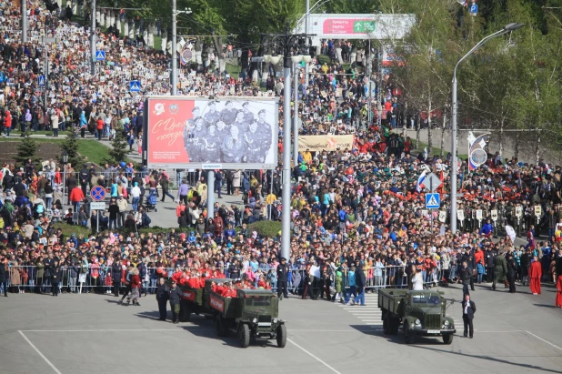 Парад Победы в Барнауле. 9 мая 2017 года.