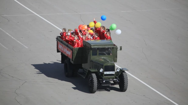 Парад Победы в Барнауле. 9 мая 2017 года.