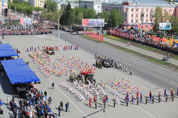 Парад Победы в Барнауле. 9 мая 2017 года.