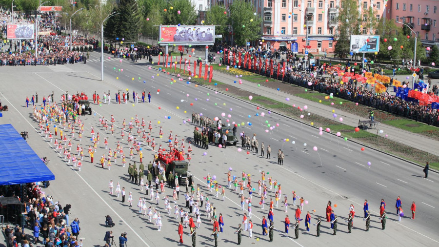 Парад Победы в Барнауле. 9 мая 2017 года.