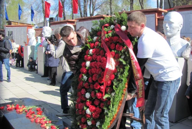 Возложение венков.