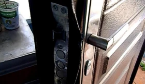 В Новошипуново домушники украли сотовый телефон и ноутбук.