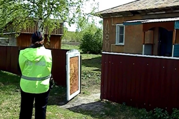 В Новошипуново домушники украли сотовый телефон и ноутбук.