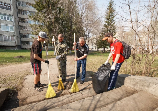 "Алтай-Кокс" провел городской арт-фестиваль.